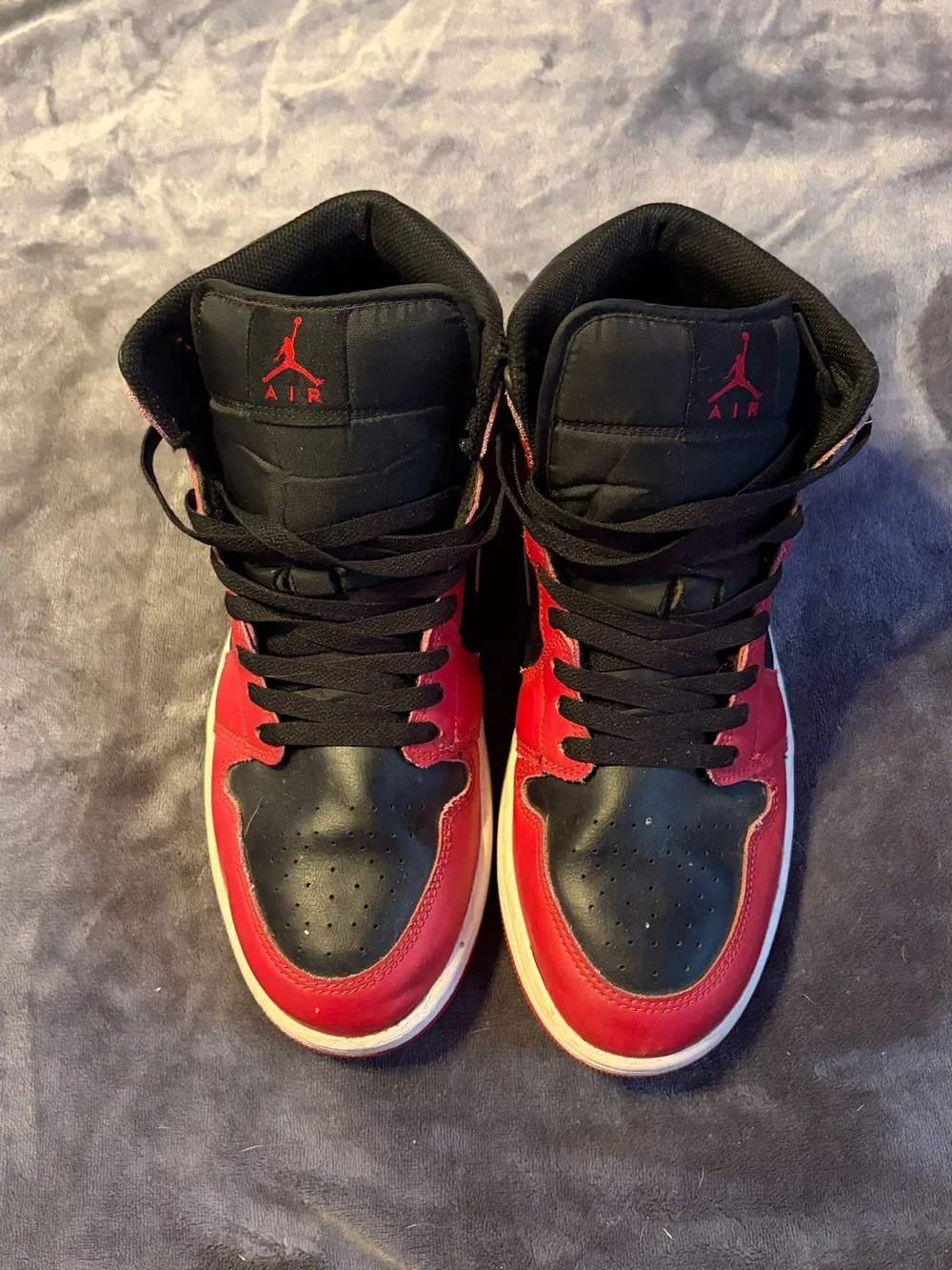 Jordan Retro High Top Men’s Sneakers - Black/Red